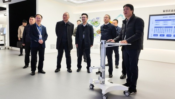 山西省农业村落厅党组书记、厅长孙京民一行光临玛雅吧调研调查