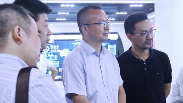 荆门市科技局局长赵喜凯一行光临玛雅吧调查调研