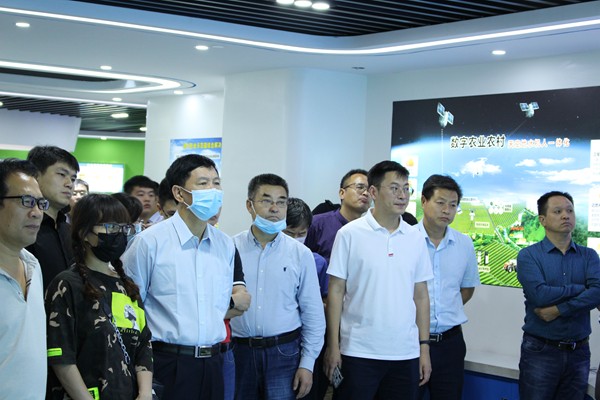 培训班一行观摩了玛雅吧公司