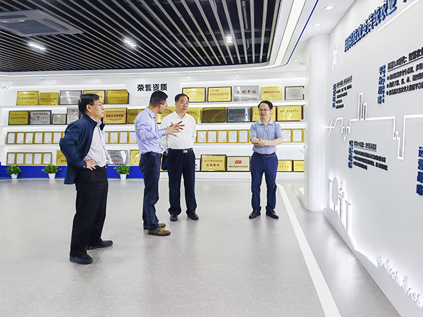 中国农业技术推广协会会长陈生斗、秘书长张互助光临玛雅吧调查参观