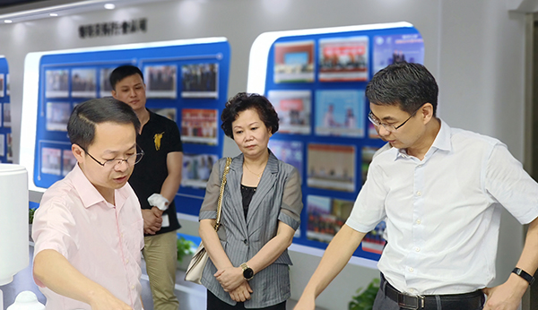 吴卿副厅长、陈清莉主委一行参观玛雅吧数字三农展厅